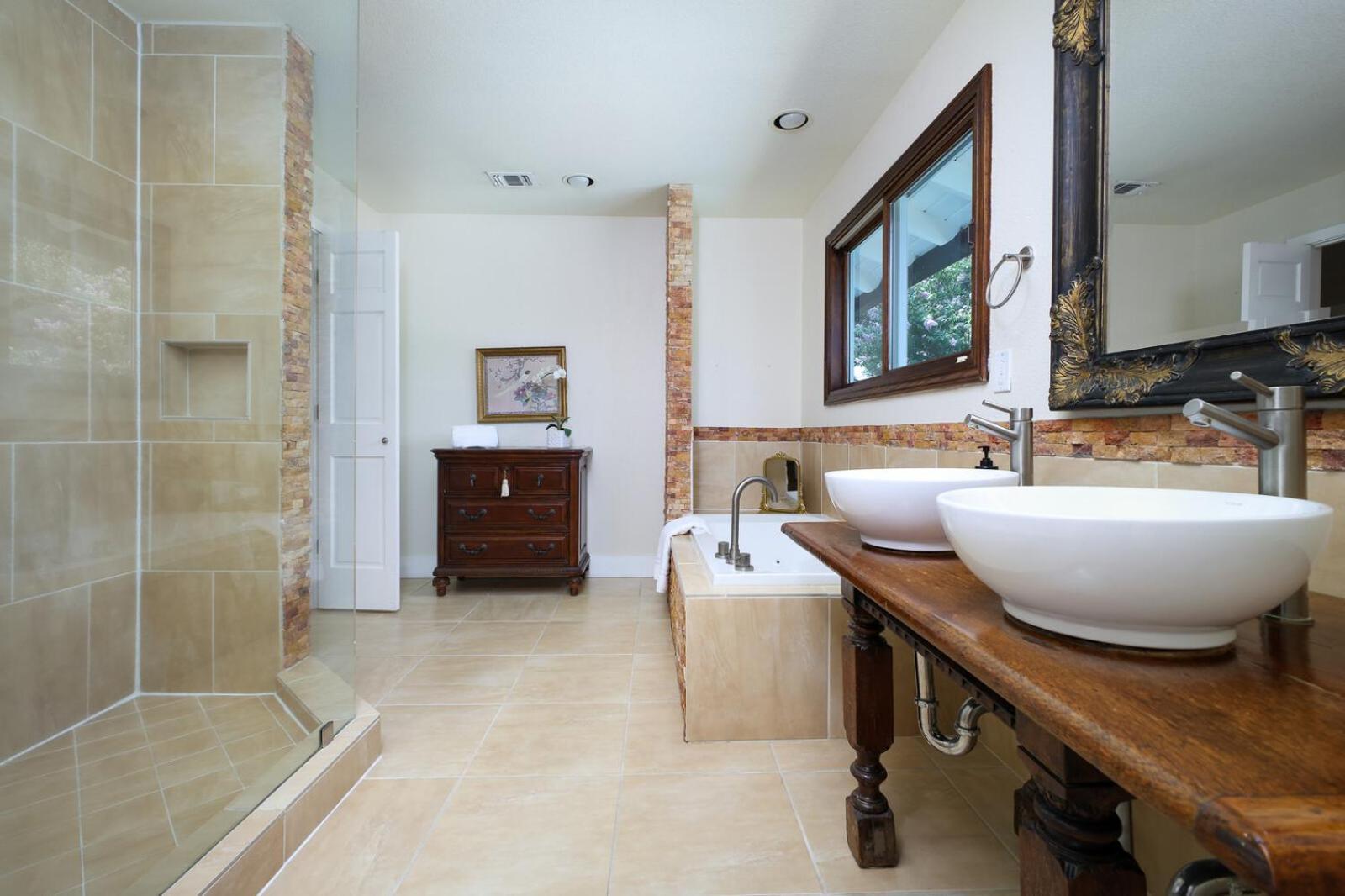 Casa Blanca Estate Lux 5br4ba
